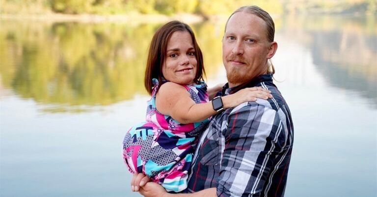 The so-called “special couple”: Michael and his 2.8-foot-tall wife have become parents. What does their child look like? Check the comments👇👇