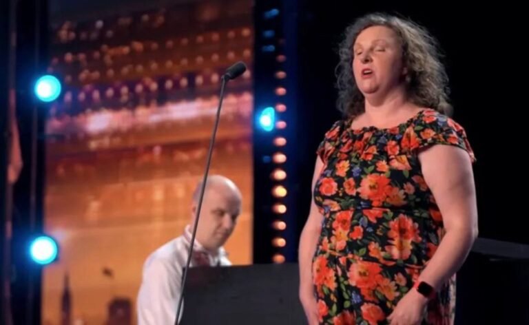She may not see the world, but her voice makes everyone pause