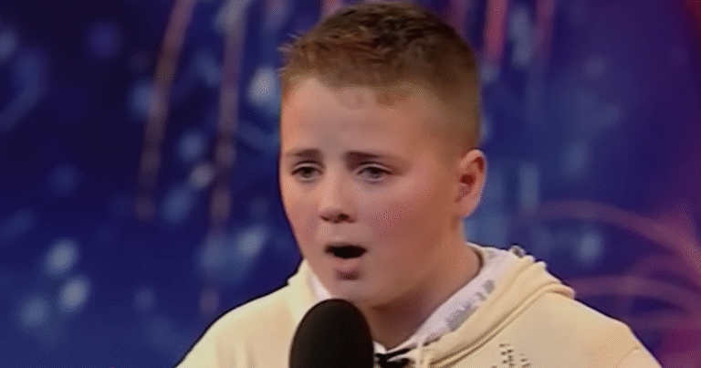 A Bullied Teen, One Song, and a Standing Ovation That Still Gives Chills