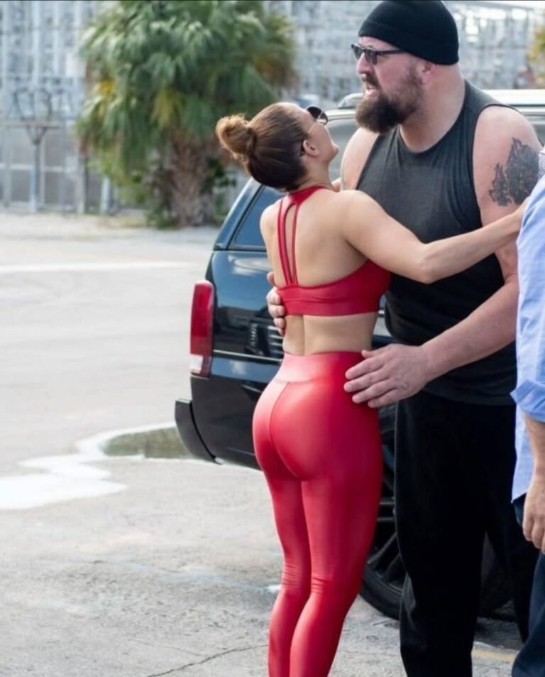 Jennifer Lopez, 56, is showing off her new boyfriend… and you better sit down, because you might recognize him! Check Comments