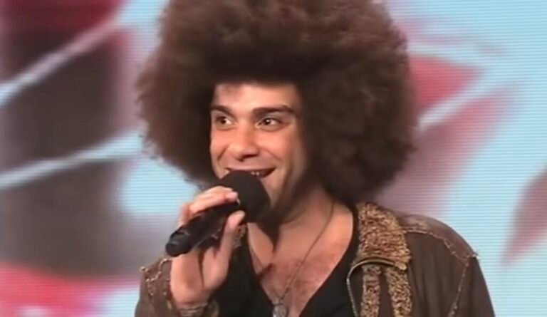 They Thought He Was A Joke… Until He Opened His Mouth! Watch The Moment 2,000 People Became His Backup Singers!