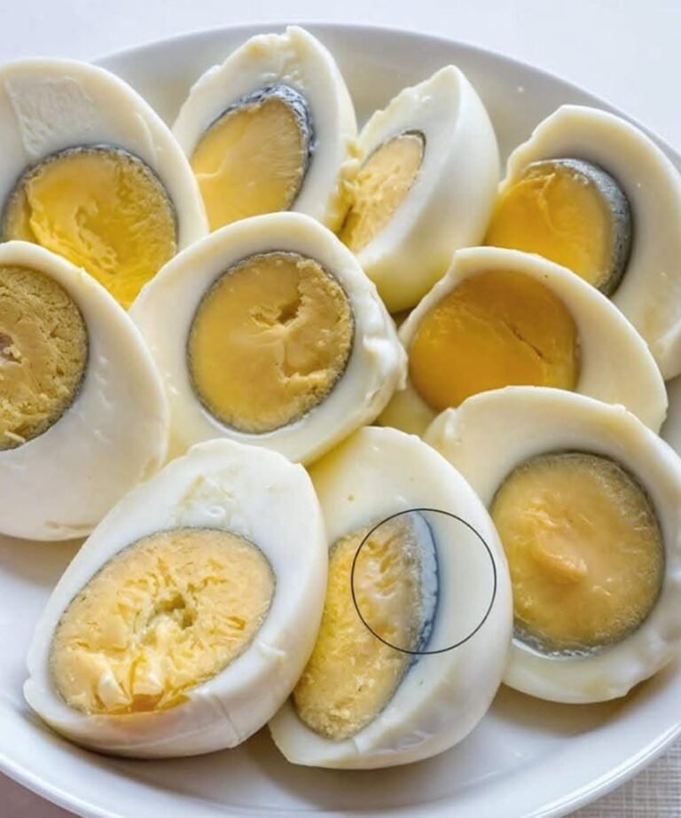 If your eggs have a green ring around the yolk, it means that… see more😮